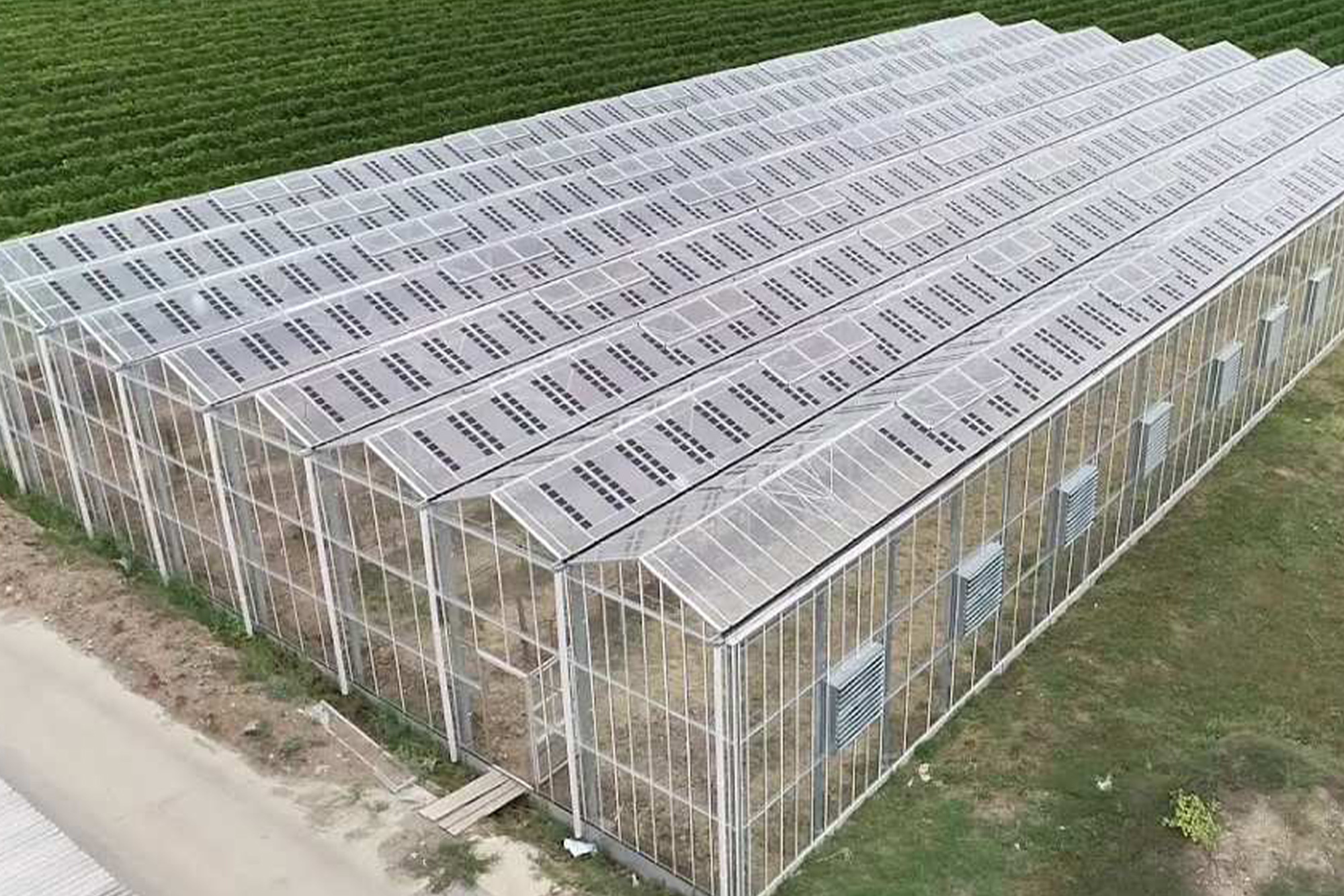 Aplikazio agrivoltaikoetarako panel fotovoltaikoen Europako lehen ekoizpen-lerroa egingo du Mondragon Assemblyk